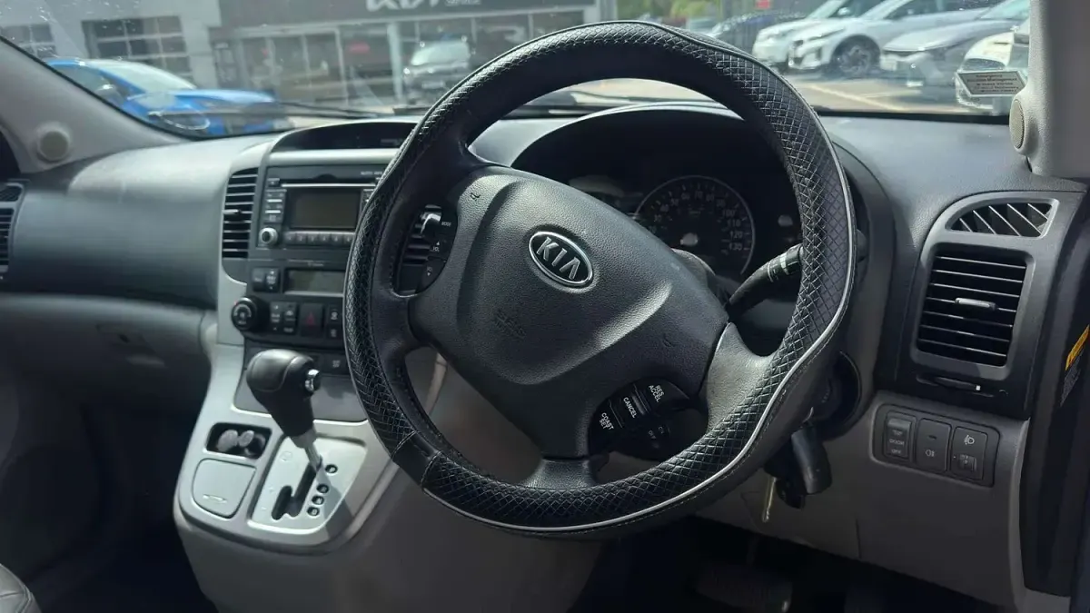 Used Kia Sedona 2010 Black MPV