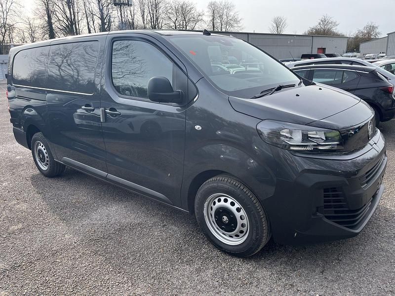 New Vauxhall Vivaro 145 HP (106 kW) 2026 Titanium MPV
