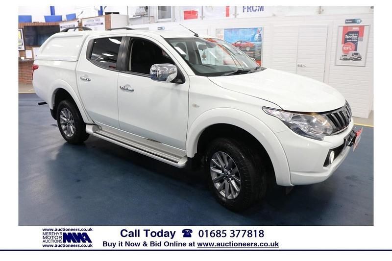 Used Mitsubishi L200 Top 180 HP (132 kW) 2018 White Pickup