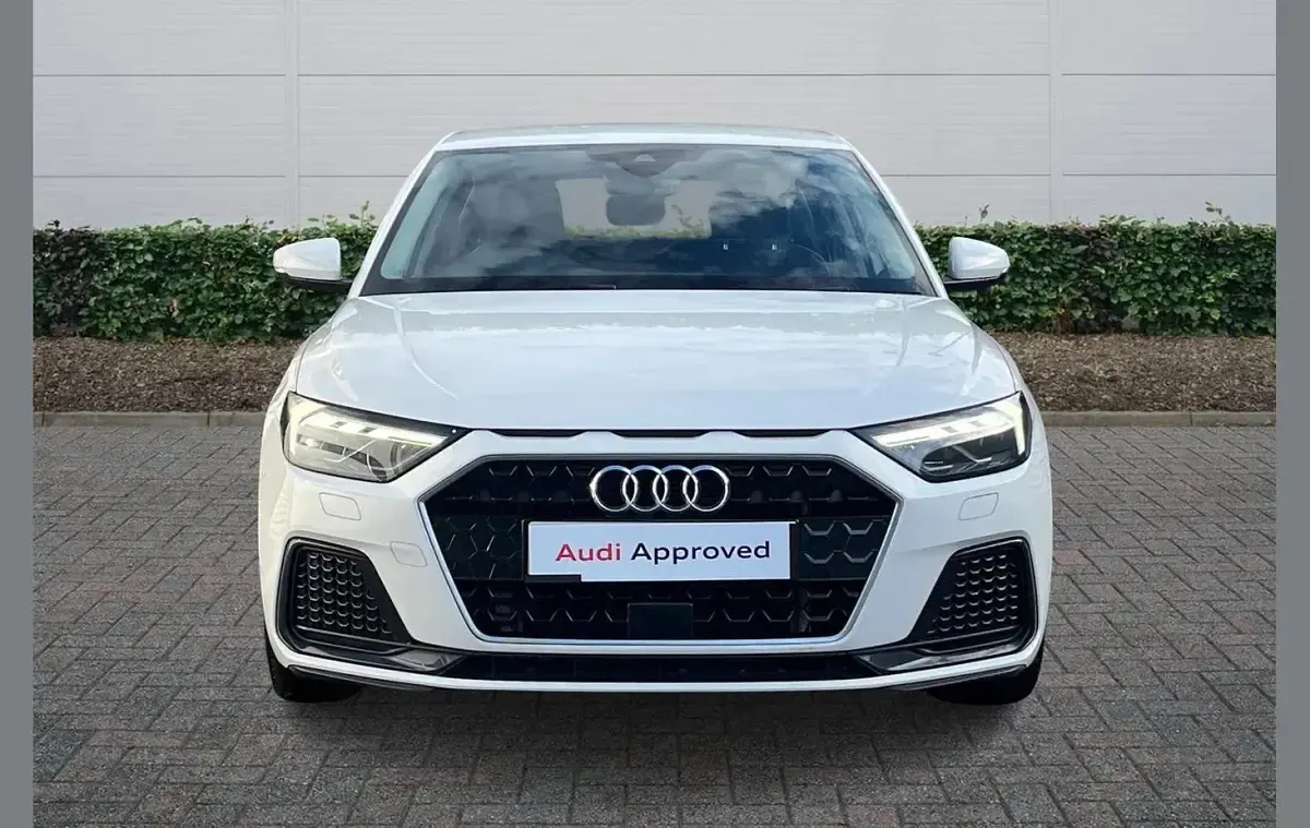 Used Audi A1 Sport 108 HP (79 kW) 2021 White SUV