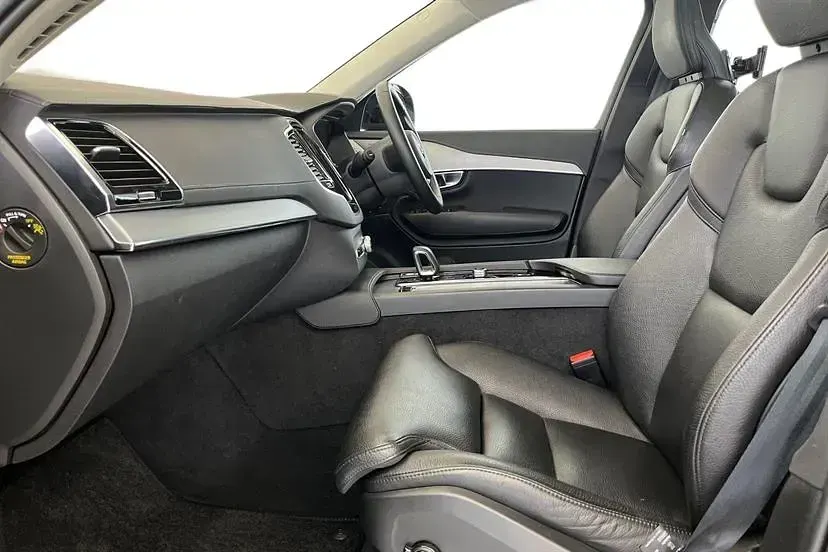 Usado Volvo XC90 Plus 455 CV (334 kW) 2022 Negro SUV