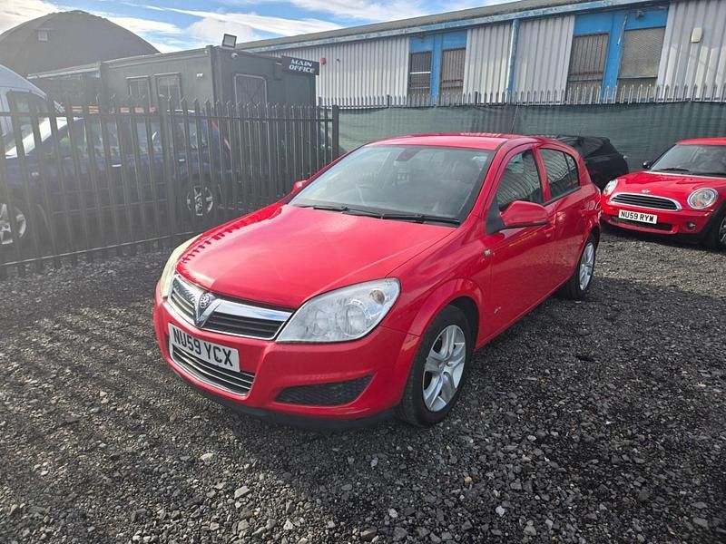 Red Used 2009 Vauxhall Astra Active Hatchback | £1,199 (Super price) - Image 1/4