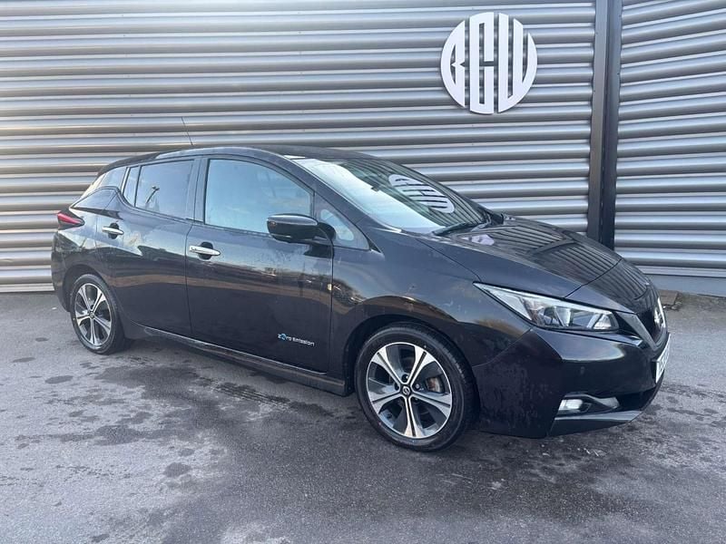 Black Used 2020 Nissan Leaf N-Connecta Hatchback | £8,900 (Fair price) - Image 1/4