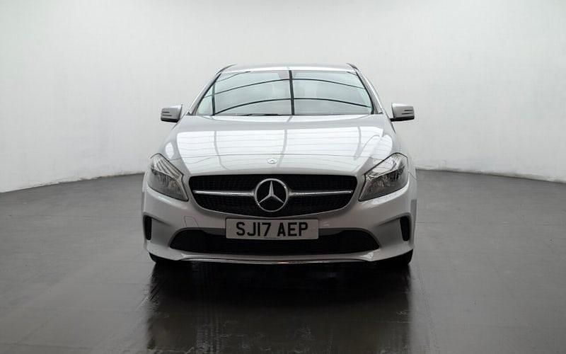 Used Mercedes A180 109 HP (80 kW) 2017 Silver Hatchback