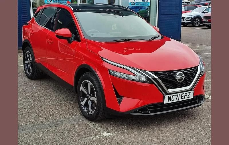 Used Nissan Qashqai N-Connecta 138 HP (101 kW) 2022 Red SUV