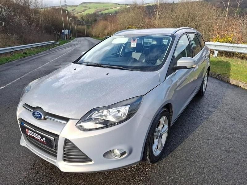 Used Ford Focus Zetec 125 HP (91 kW) 2012 Silver Estate