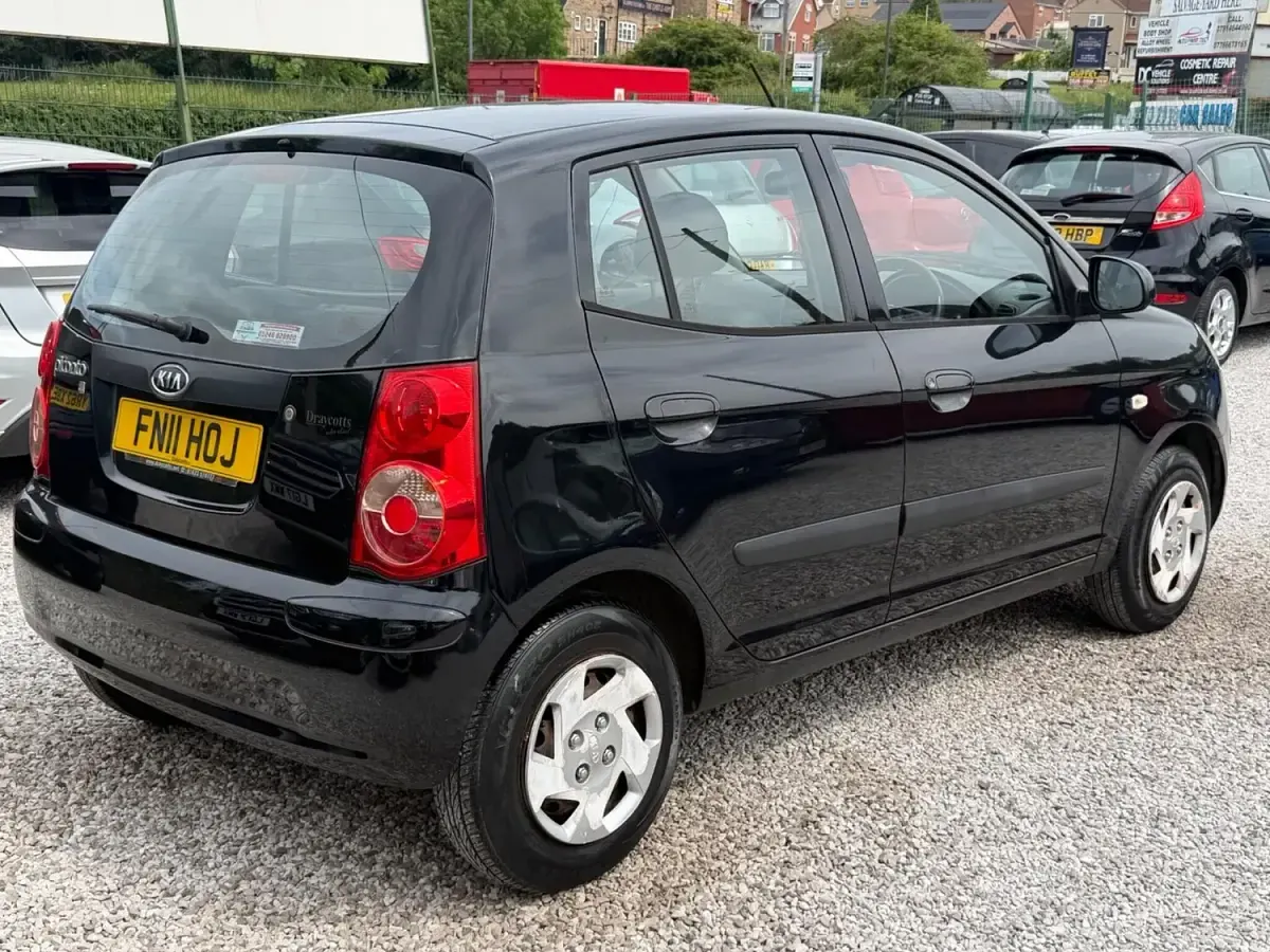 Used Kia Picanto 60 HP (44 kW) 2011 Black Hatchback
