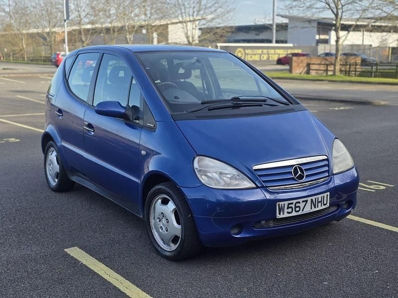 Begagnad Mercedes A160 Elegance 2000 Blå Halvkombi