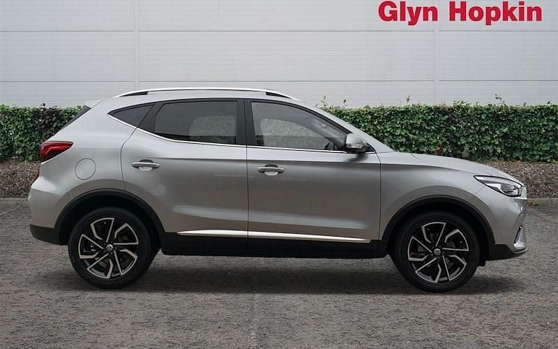 Usado MG ZS Exclusive 111 HP (81 kW) 2023 Prateado SUV