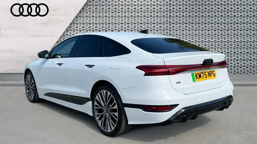 New Audi A6 e-tron Comfort 210 kW (286 HP) 2025 White Estate