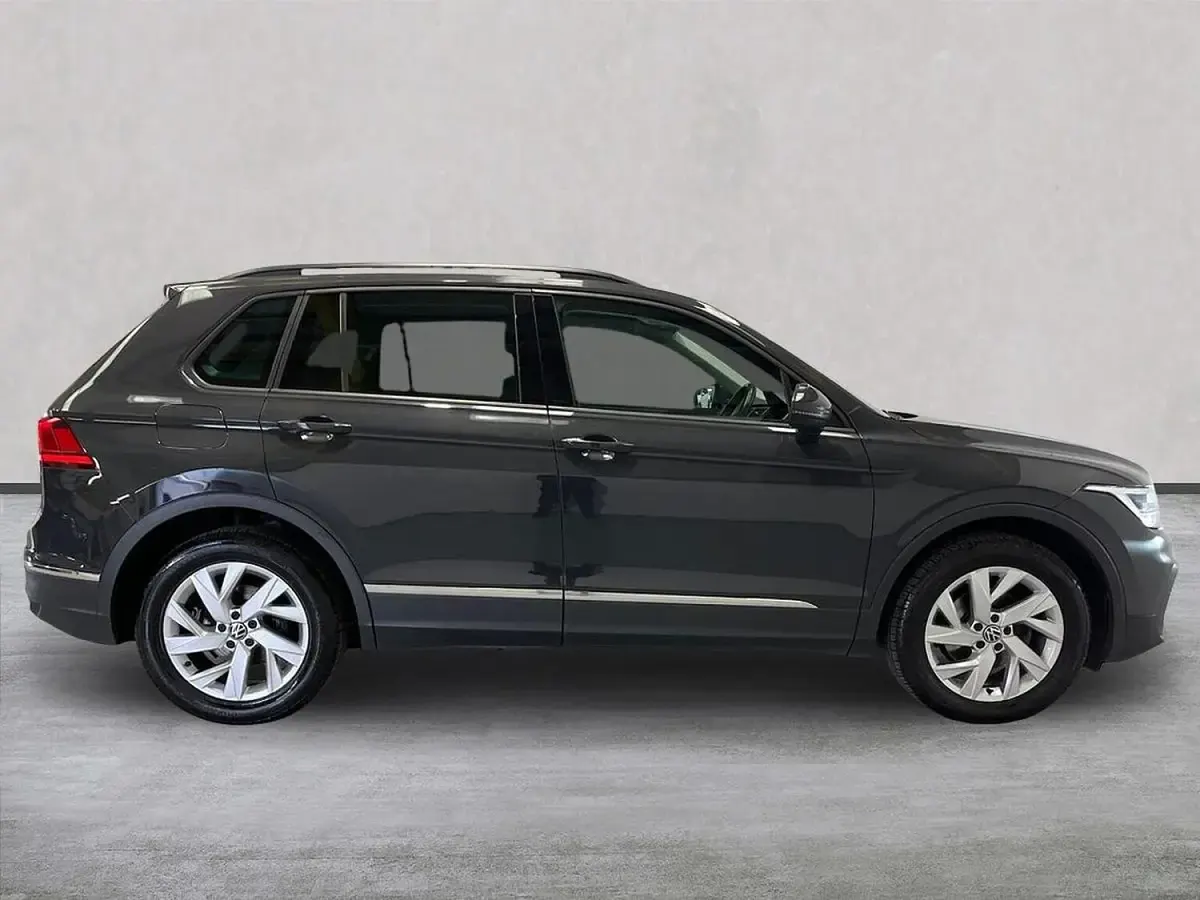 Used VW Tiguan Life 130 HP (95 kW) 2022 Grey SUV