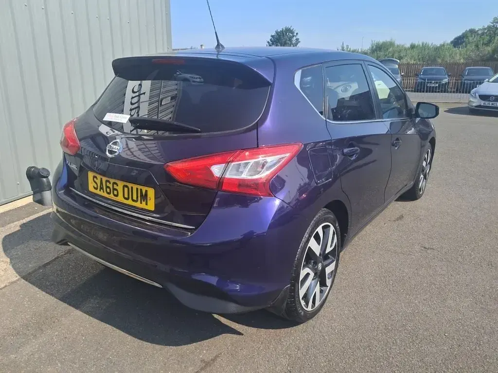 Used Nissan Pulsar Tekna 115 HP (84 kW) 2016 Blue Hatchback
