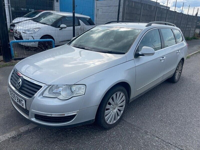 Silver Used 2009 VW Passat Highline Estate | £875 (Super price) - Image 1/4