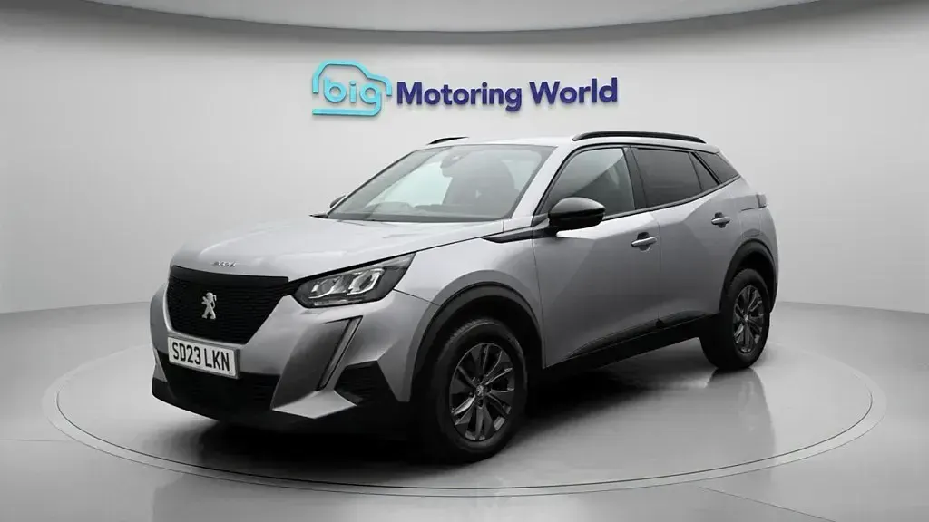 Begagnad Peugeot 2008 Active+ 100 HK (73 kW) 2023 Grå SUV