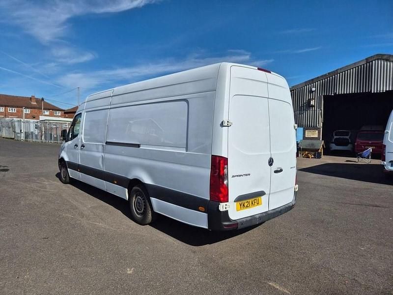 Begagnad Mercedes Sprinter Progressive 2021 Vit Van
