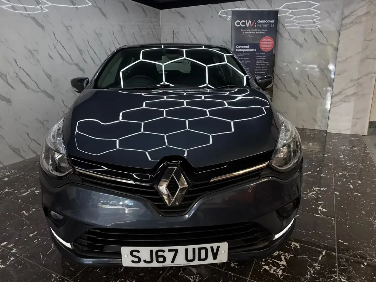 Used Renault Clio Dynamique 75 HP (55 kW) 2017 Grey Hatchback
