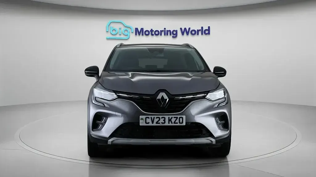 Używany Renault Captur Techno 145 KM (106 kW) 2023 Szary SUV