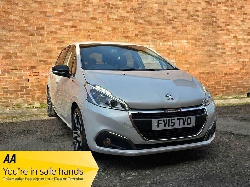 Used Peugeot 208 GT-line 110 HP (80 kW) 2015 White Hatchback