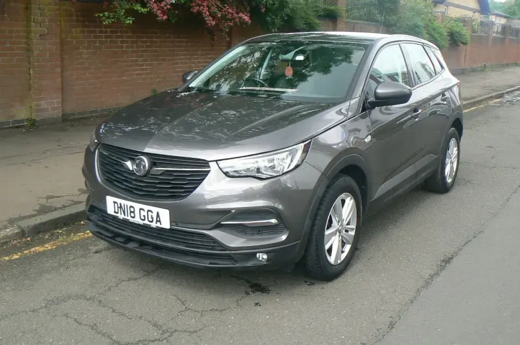 Used Vauxhall Grandland X S 130 HP (95 kW) 2018 Grey SUV