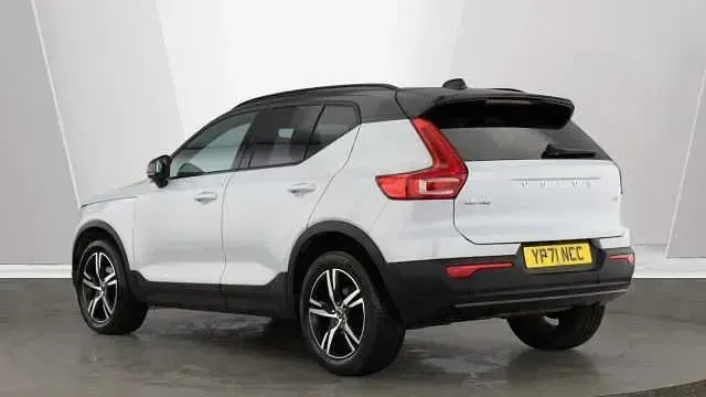 Used Volvo XC40 R-Design 161 HP (118 kW) 2022 SUV