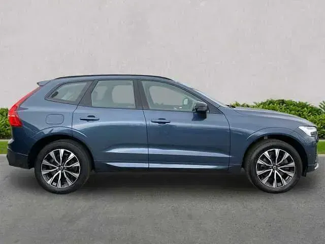 Usado Volvo XC60 Plus 197 HP (144 kW) 2023 Azul SUV