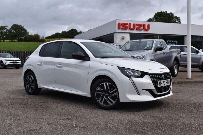 White Used 2023 Peugeot 208 Allure+ Hatchback | £13,982 (Fair price) - Image 1/4