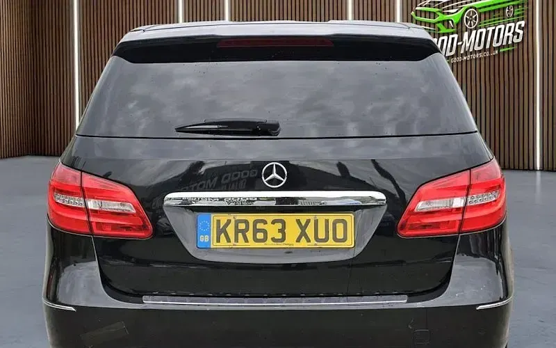 Used Mercedes B180 109 HP (80 kW) 2014 Black Hatchback