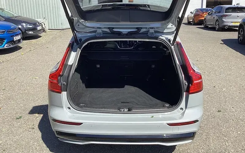 Used Volvo V60 Ultra 197 HP (144 kW) 2027 Grey Estate
