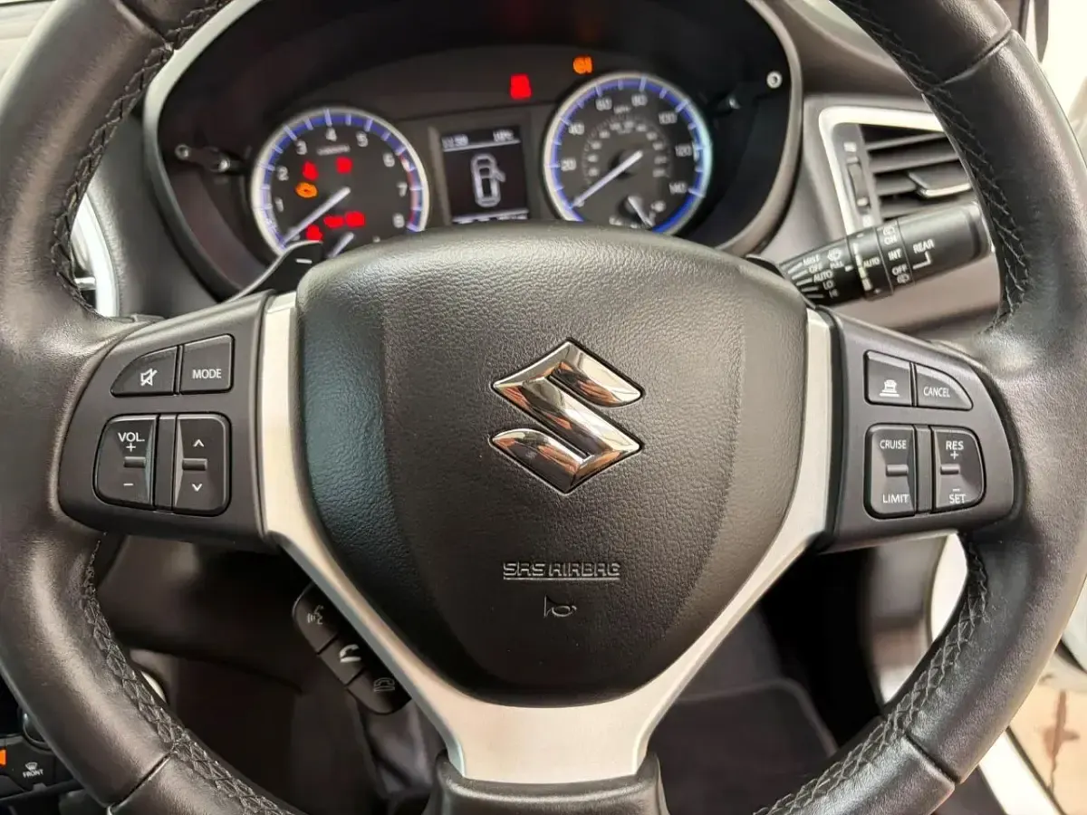 Used Suzuki SX4 SZ5 140 HP (102 kW) 2019 White Hatchback