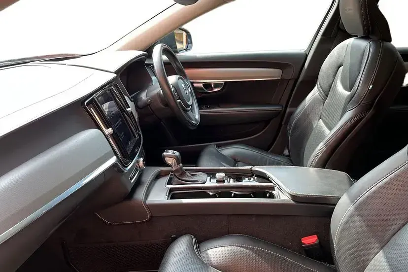 Used Volvo V90 Inscription 232 HP (170 kW) 2019 Grey Estate