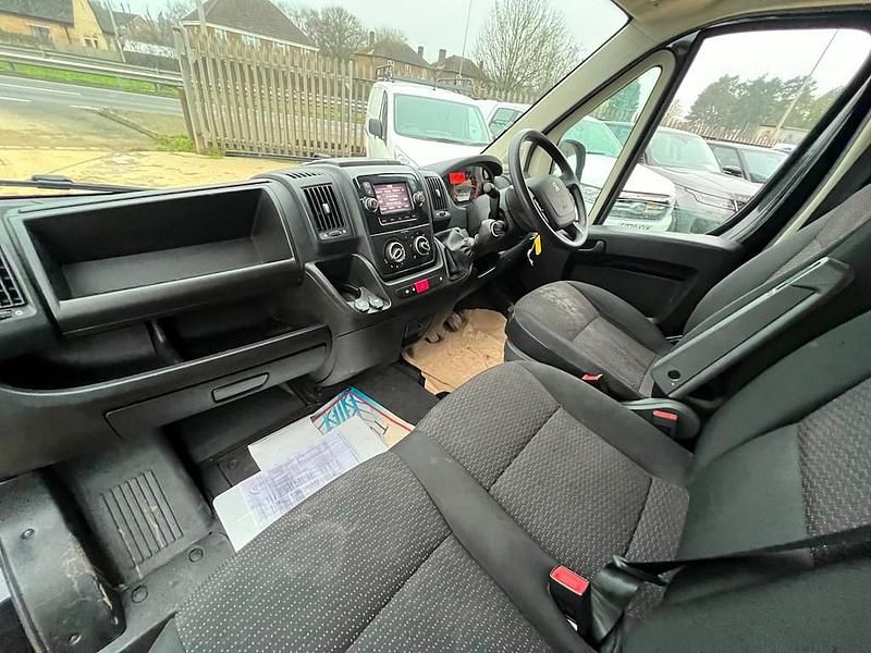 Used Peugeot Boxer S 140 HP (102 kW) 2022 Black Van