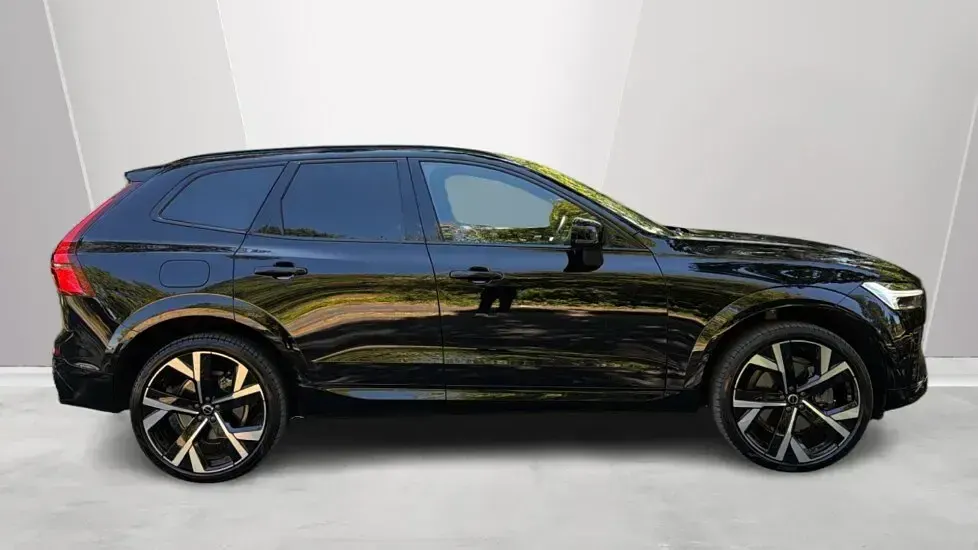 Used Volvo XC60 Ultra 449 HP (330 kW) 2026 Black SUV