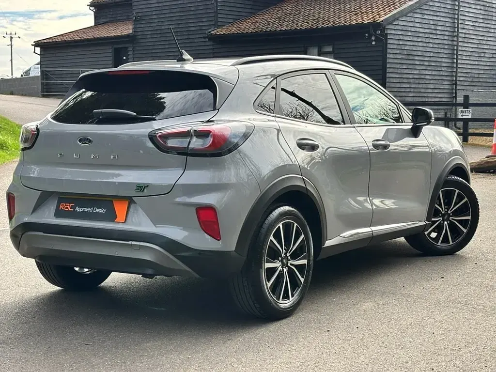 Begagnad Ford Puma Titanium 125 HK (91 kW) 2020 Grå SUV