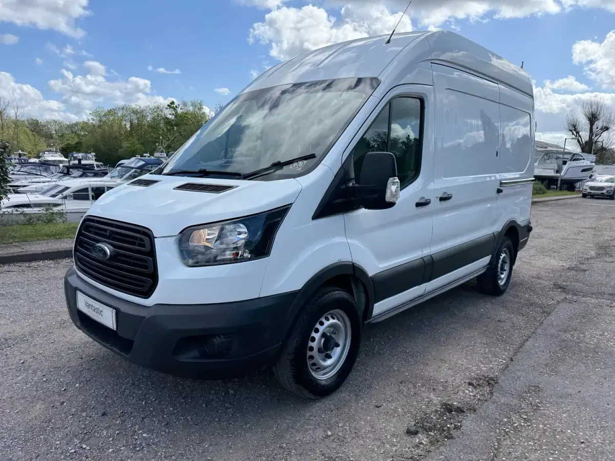 Usado Ford Transit 130 HP (95 kW) 2018 Branco Van