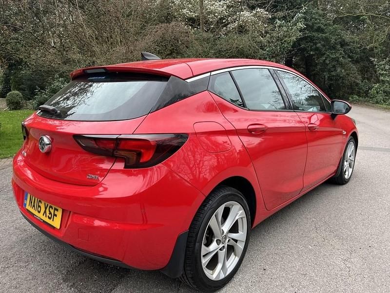 Used Vauxhall Astra SRi 136 HP (100 kW) 2016 Red Hatchback