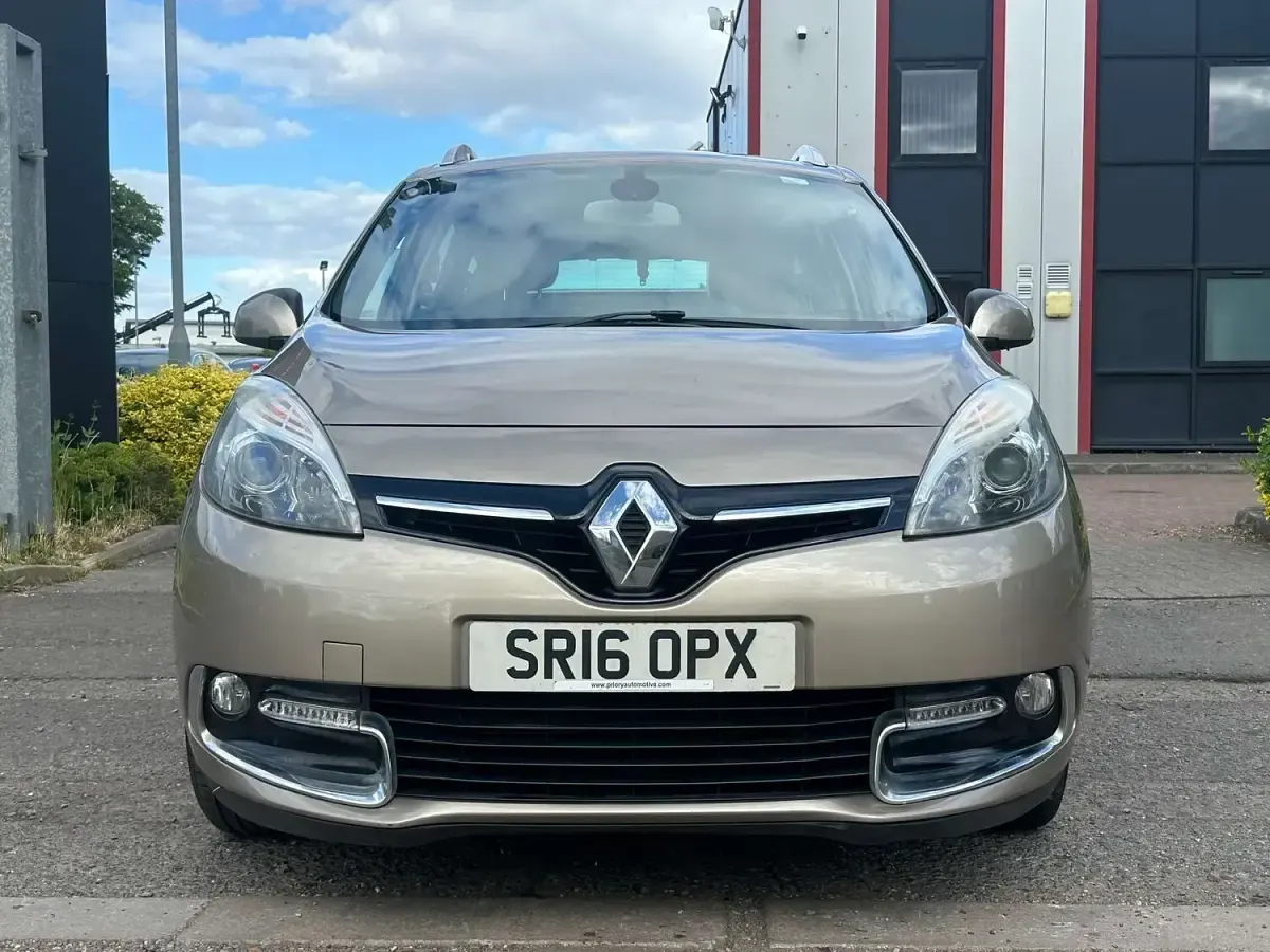 Used Renault Grand Scénic IV Dynamique 110 HP (80 kW) 2016 Beige MPV