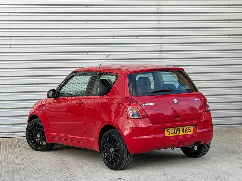Used Suzuki Swift GL 2009 Red Hatchback