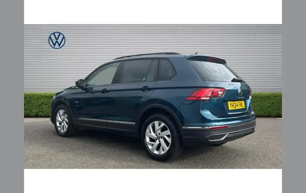 Used VW Tiguan Life 150 HP (110 kW) 2024 Blue SUV