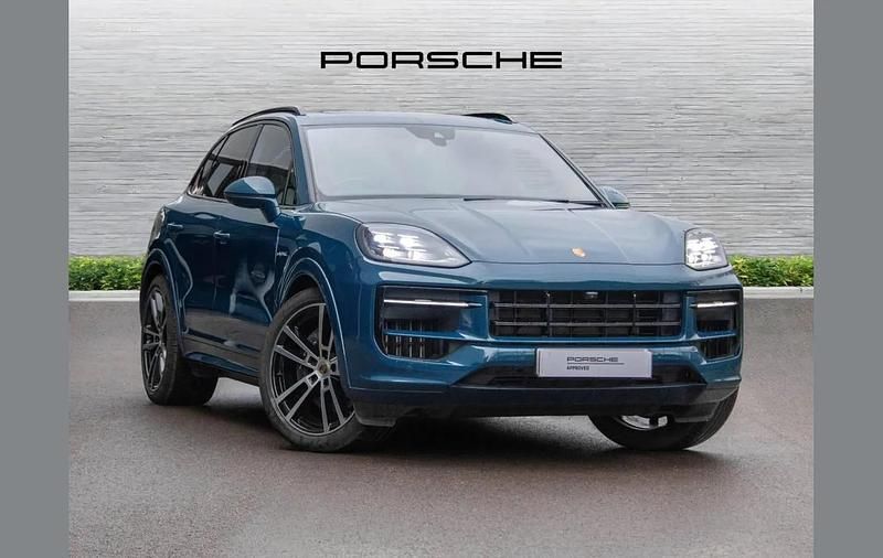 Blue Used 2023 Porsche Cayenne Chrono SUV | £72,995 (Fair price) - Image 1/4