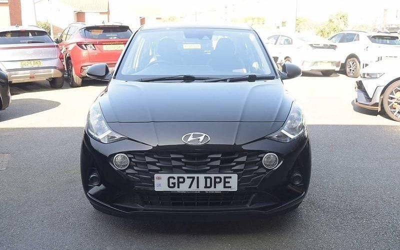 Used Hyundai i10 SE 67 HP (49 kW) 2023 Hatchback