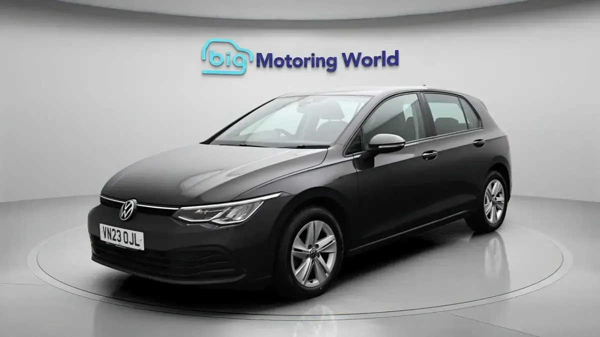 Usado VW Golf VIII S 150 HP (110 kW) 2023 Cinzento Citadino