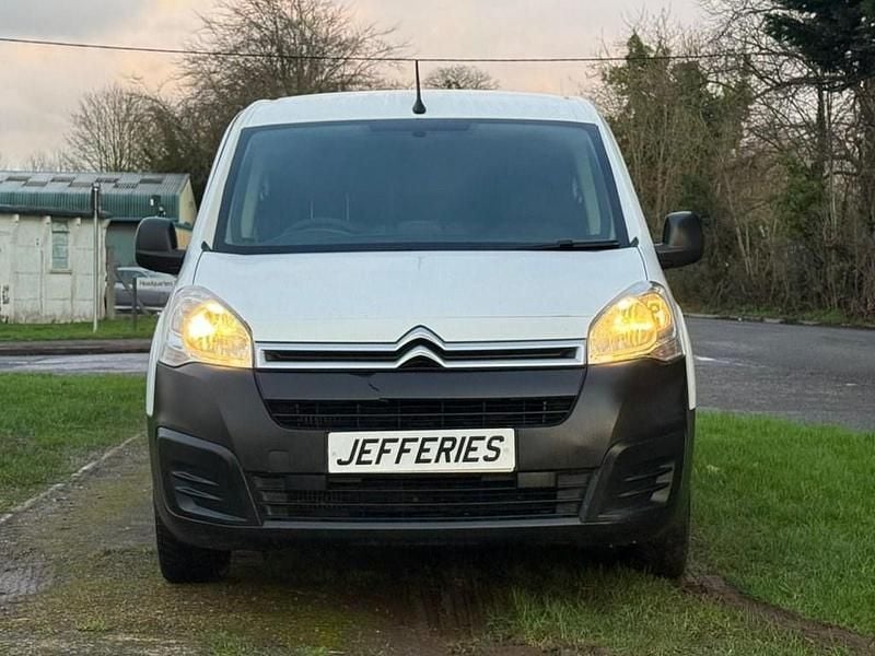 Used Citroën Berlingo 75 HP (55 kW) 2016 White MPV