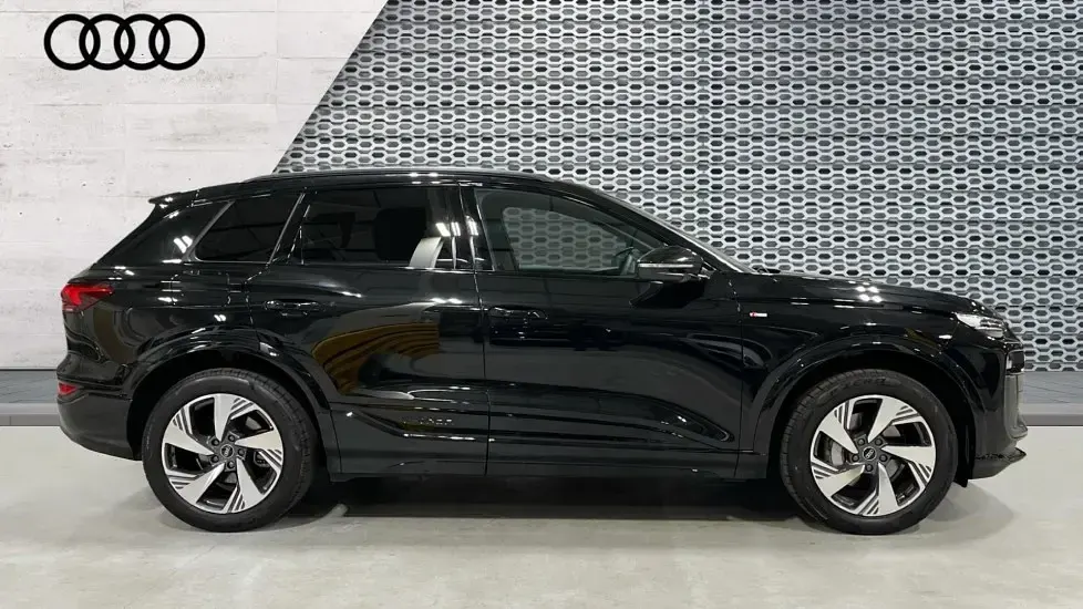 Used Audi Q6 e-tron S-Line 225 kW (306 HP) 2025 Black SUV