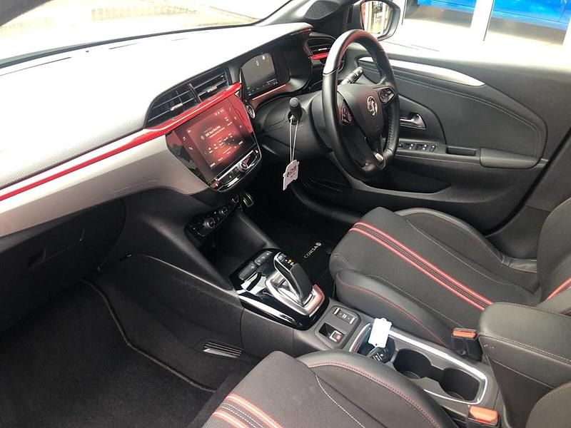 Used Vauxhall Corsa-e SRi 100 kW (136 HP) 2021 White Hatchback