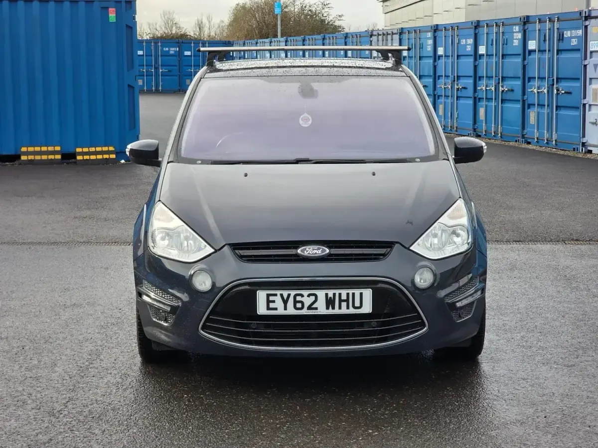 Usado Ford S-MAX Titanium 2012 Gris Monovolumen