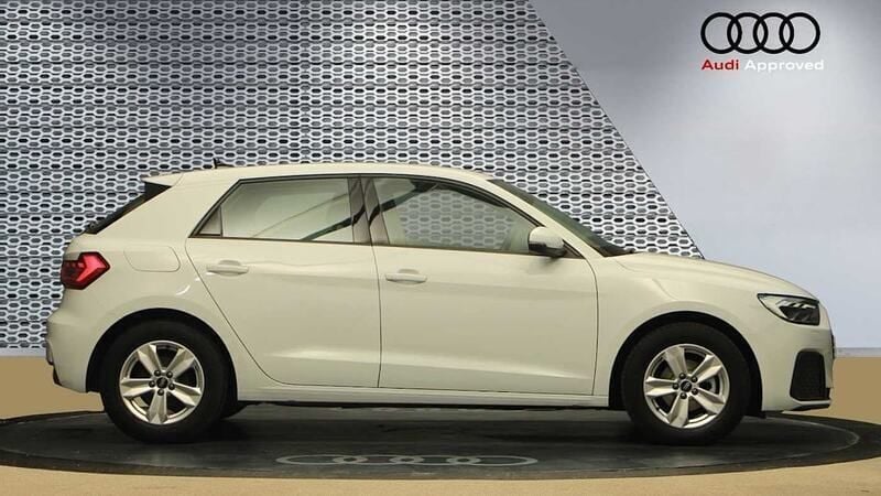 Used Audi A1 Design 94 HP (69 kW) 2023 White Hatchback