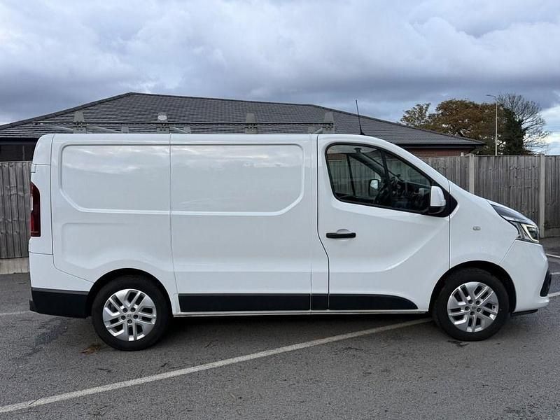 Used Renault Trafic 2020 White MPV
