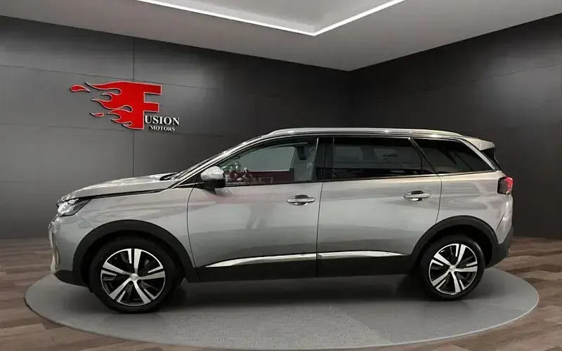 Used Peugeot 5008 Allure Premium 131 HP (96 kW) 2022 SUV