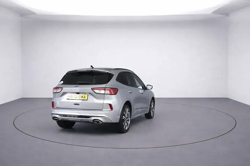 Begagnad Ford Kuga ST-Line X 225 HK (165 kW) 2022 Silver SUV