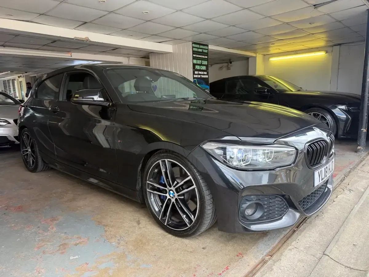 Used BMW 120 Efficient Dynamics 187 HP (137 kW) 2018 Black Hatchback